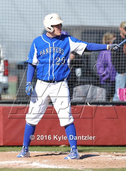 Thumbnail 3 in Van Alstyne vs Bells (Pottsboro Varsity Tournament) photogallery.