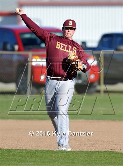 Thumbnail 3 in Van Alstyne vs Bells (Pottsboro Varsity Tournament) photogallery.