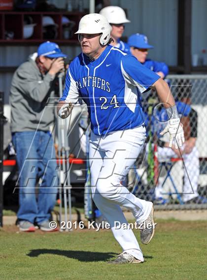 Thumbnail 1 in Van Alstyne vs Bells (Pottsboro Varsity Tournament) photogallery.