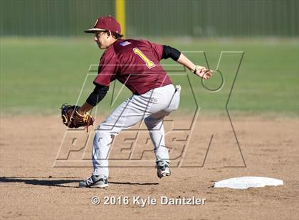 Thumbnail 2 in Van Alstyne vs Bells (Pottsboro Varsity Tournament) photogallery.