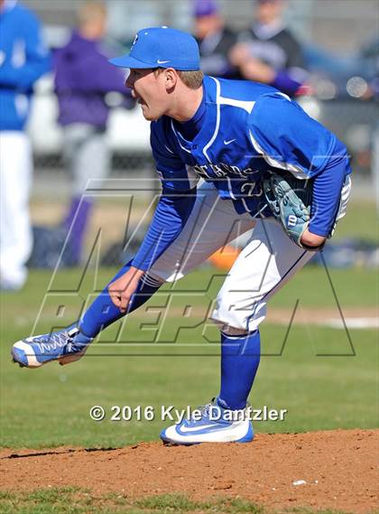 Thumbnail 1 in Van Alstyne vs Bells (Pottsboro Varsity Tournament) photogallery.