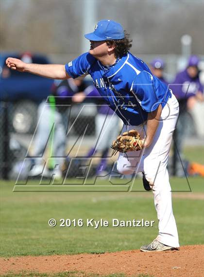 Thumbnail 3 in Van Alstyne vs Bells (Pottsboro Varsity Tournament) photogallery.