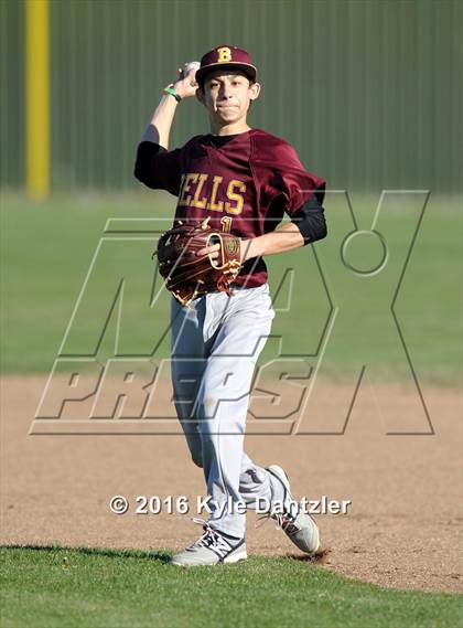 Thumbnail 2 in Van Alstyne vs Bells (Pottsboro Varsity Tournament) photogallery.