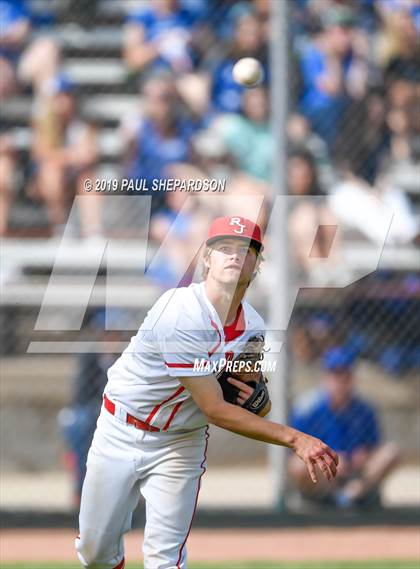 Thumbnail 3 in Regis Jesuit vs. Grandview (CHSAA 5A Quarterfinal) photogallery.
