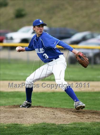 Thumbnail 3 in Stafford vs. Granby Memorial photogallery.