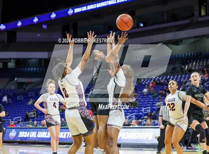 Thumbnail 2 in Mansfield Timberview vs. Cedar Park (UIL 5A Basketball Semifinal) photogallery.