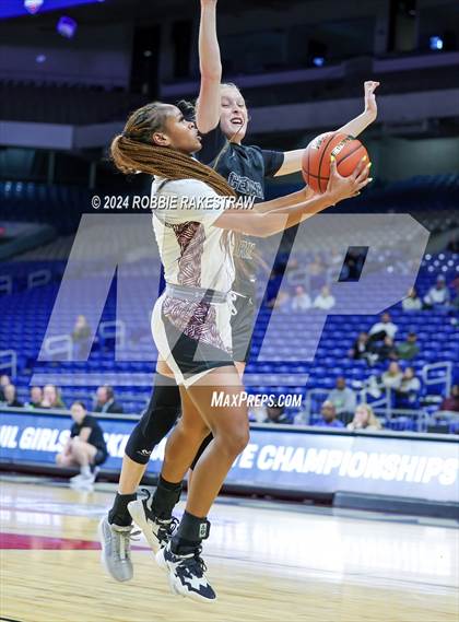 Thumbnail 1 in Mansfield Timberview vs. Cedar Park (UIL 5A Basketball Semifinal) photogallery.