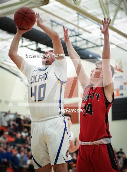 Thumbnail 2 in Liberty vs. Colfax photogallery.