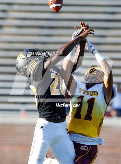 Thumbnail 3 in Hixson vs Tyner Academy (Best of Preps Jamboree) photogallery.
