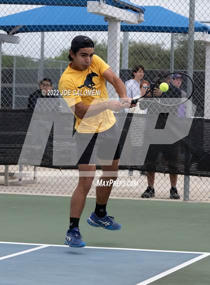 Thumbnail 2 in McAllen Memorial vs Lebanon Trail (UIL 5A Boys Singles State Quarterfinal) photogallery.