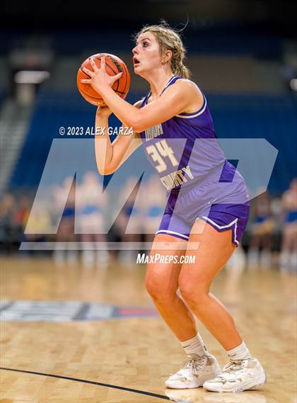 Thumbnail 2 in Huckabay vs Irion County (UIL 1A Basketball Semifinal) photogallery.