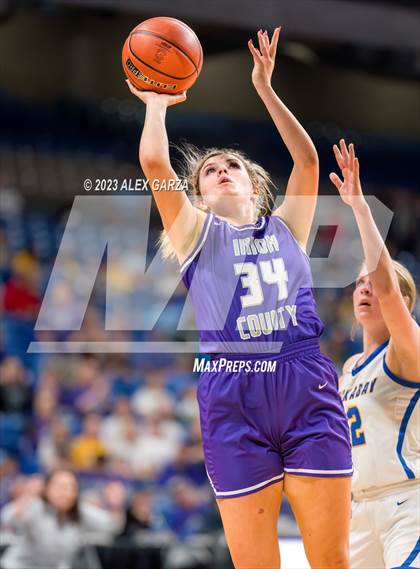 Thumbnail 3 in Huckabay vs Irion County (UIL 1A Basketball Semifinal) photogallery.