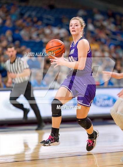 Thumbnail 1 in Huckabay vs Irion County (UIL 1A Basketball Semifinal) photogallery.