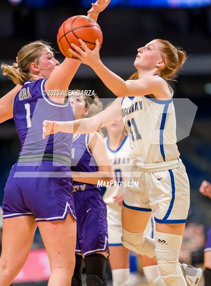Thumbnail 2 in Huckabay vs Irion County (UIL 1A Basketball Semifinal) photogallery.