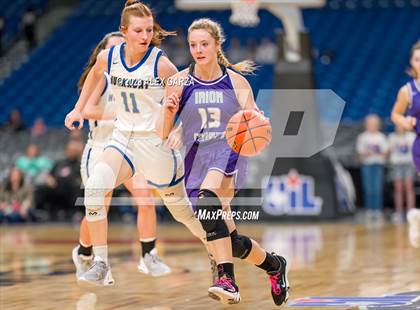 Thumbnail 1 in Huckabay vs Irion County (UIL 1A Basketball Semifinal) photogallery.