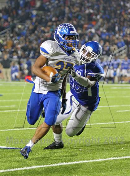 Thumbnail 2 in Frisco vs. Tyler (UIL 4A Division 1 Regional Playoff) photogallery.