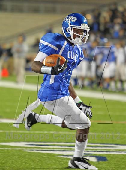 Thumbnail 3 in Frisco vs. Tyler (UIL 4A Division 1 Regional Playoff) photogallery.