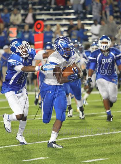 Thumbnail 3 in Frisco vs. Tyler (UIL 4A Division 1 Regional Playoff) photogallery.
