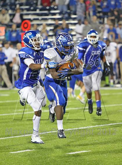 Thumbnail 1 in Frisco vs. Tyler (UIL 4A Division 1 Regional Playoff) photogallery.