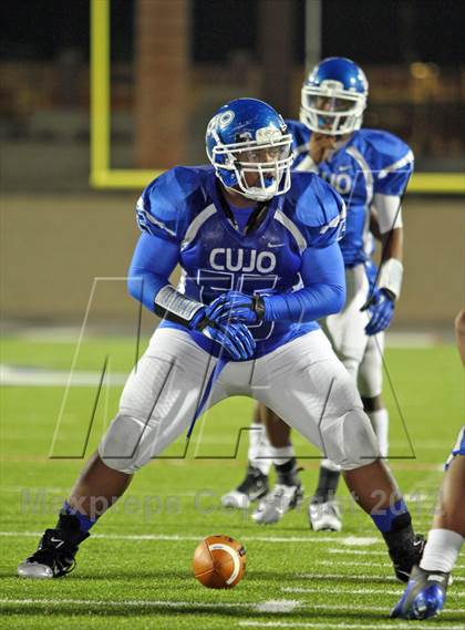 Thumbnail 2 in Frisco vs. Tyler (UIL 4A Division 1 Regional Playoff) photogallery.