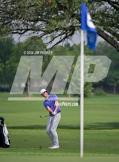 Thumbnail 1 in UIL 6A Golf State Final (Round 1) photogallery.