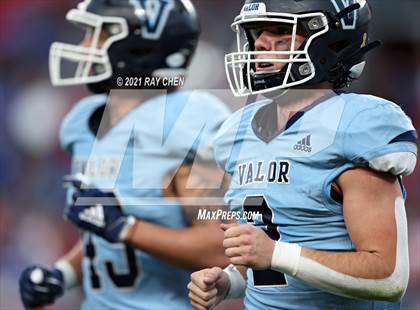 Thumbnail 2 in Valor Christian vs. Cherry Creek (CHSAA 5A Championship) photogallery.