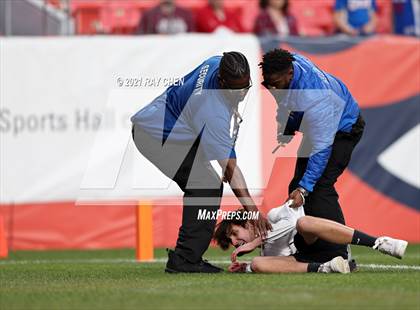 Thumbnail 3 in Valor Christian vs. Cherry Creek (CHSAA 5A Championship) photogallery.