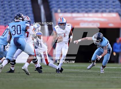 Thumbnail 3 in Valor Christian vs. Cherry Creek (CHSAA 5A Championship) photogallery.