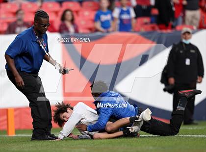 Thumbnail 2 in Valor Christian vs. Cherry Creek (CHSAA 5A Championship) photogallery.