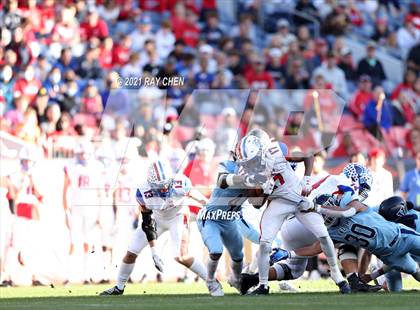 Thumbnail 2 in Valor Christian vs. Cherry Creek (CHSAA 5A Championship) photogallery.