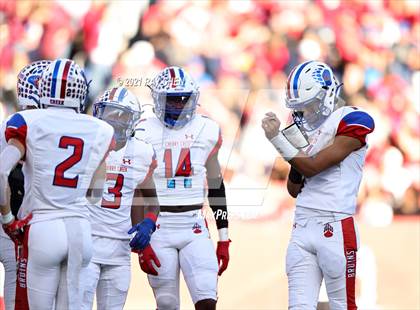Thumbnail 3 in Valor Christian vs. Cherry Creek (CHSAA 5A Championship) photogallery.