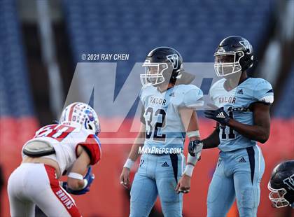 Thumbnail 3 in Valor Christian vs. Cherry Creek (CHSAA 5A Championship) photogallery.