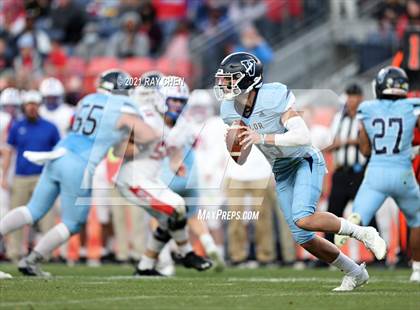 Thumbnail 3 in Valor Christian vs. Cherry Creek (CHSAA 5A Championship) photogallery.