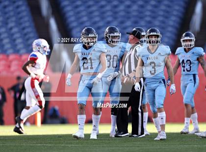 Thumbnail 1 in Valor Christian vs. Cherry Creek (CHSAA 5A Championship) photogallery.
