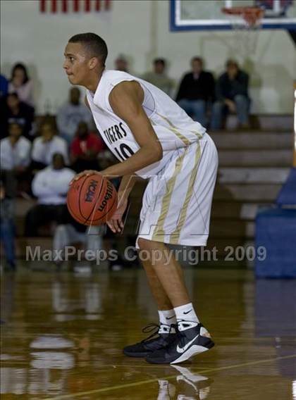 Thumbnail 3 in Dunbar @ Mansfield (Whataburger Basketball Tournament) photogallery.