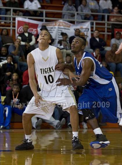 Thumbnail 2 in Dunbar @ Mansfield (Whataburger Basketball Tournament) photogallery.