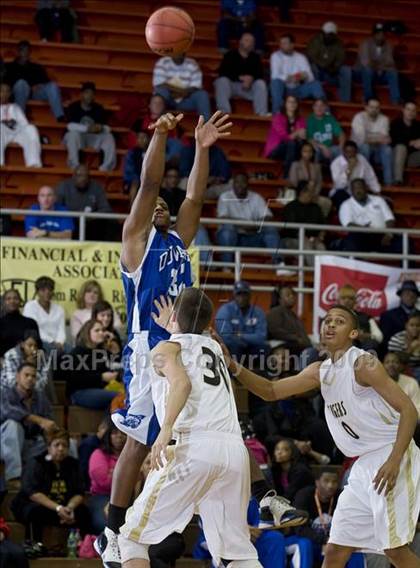 Thumbnail 2 in Dunbar @ Mansfield (Whataburger Basketball Tournament) photogallery.