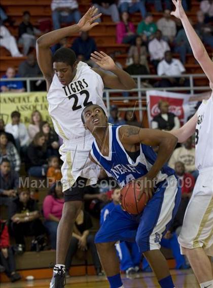 Thumbnail 3 in Dunbar @ Mansfield (Whataburger Basketball Tournament) photogallery.