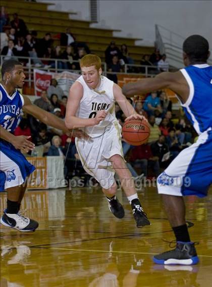 Thumbnail 1 in Dunbar @ Mansfield (Whataburger Basketball Tournament) photogallery.