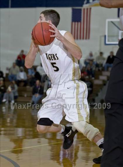 Thumbnail 2 in Dunbar @ Mansfield (Whataburger Basketball Tournament) photogallery.