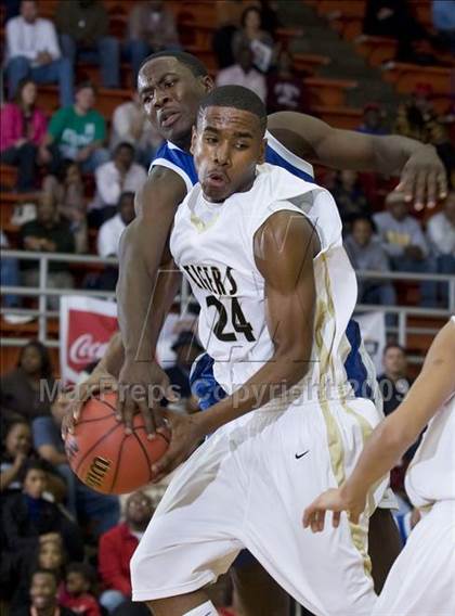 Thumbnail 1 in Dunbar @ Mansfield (Whataburger Basketball Tournament) photogallery.