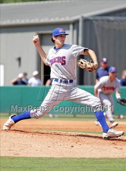 Thumbnail 2 in Randleman vs. East Rutherford (NCHSAA 2A Final - Game 2) photogallery.