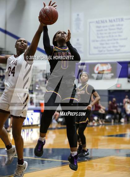Thumbnail 1 in Plano vs. Richardson (UIL 6A Region 1 Area Playoff) photogallery.