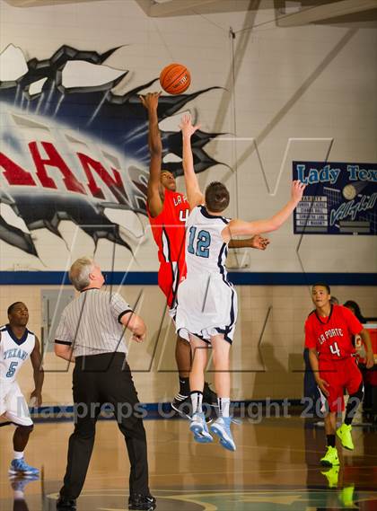 Thumbnail 3 in Sam Rayburn vs. La Porte (McDonald's Texas Invitational) photogallery.