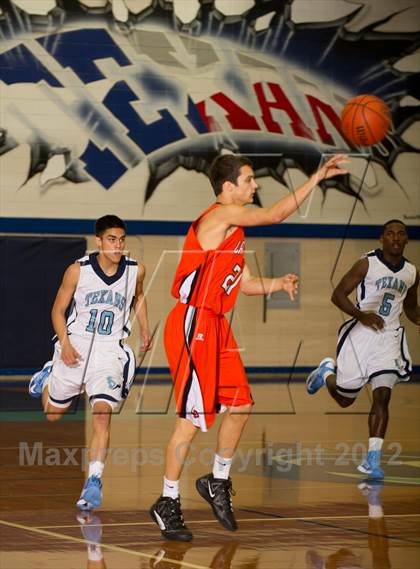 Thumbnail 1 in Sam Rayburn vs. La Porte (McDonald's Texas Invitational) photogallery.