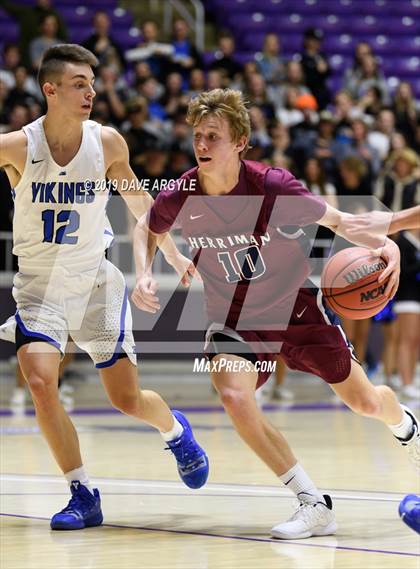 Thumbnail 2 in Herriman vs. Pleasant Grove (UHSAA 6A Quarterfinal) photogallery.