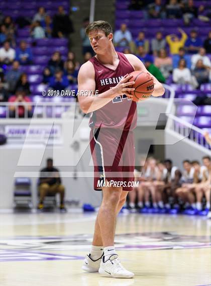 Thumbnail 3 in Herriman vs. Pleasant Grove (UHSAA 6A Quarterfinal) photogallery.