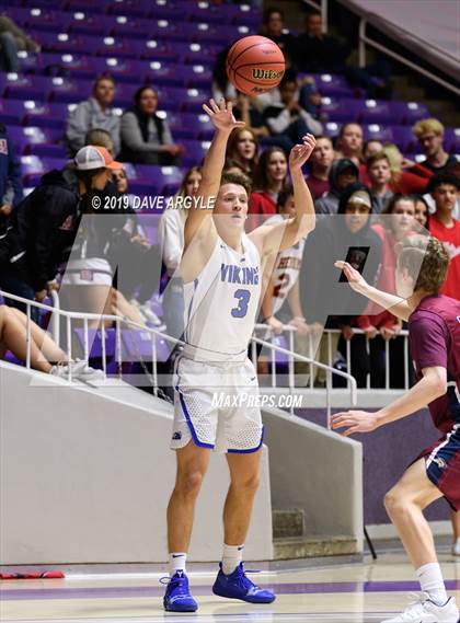 Thumbnail 2 in Herriman vs. Pleasant Grove (UHSAA 6A Quarterfinal) photogallery.