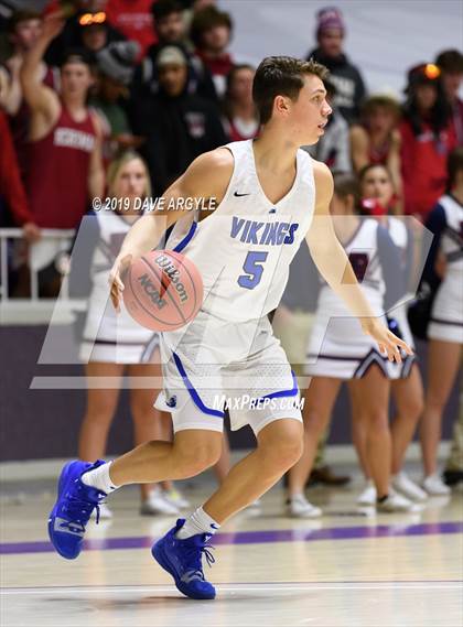 Thumbnail 2 in Herriman vs. Pleasant Grove (UHSAA 6A Quarterfinal) photogallery.