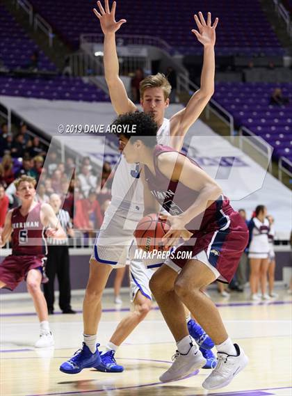 Thumbnail 2 in Herriman vs. Pleasant Grove (UHSAA 6A Quarterfinal) photogallery.